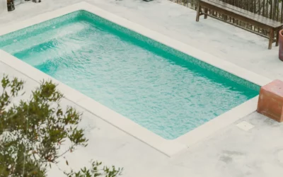 Lutter contre les phosphates dans la piscine : un élément clé pour une eau saine et sans algues