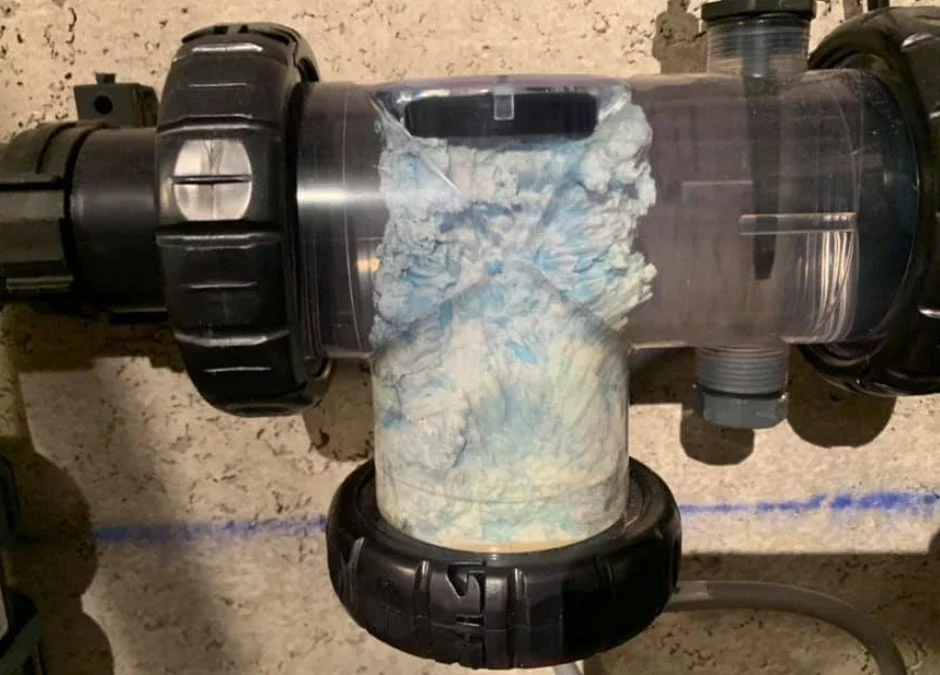 Comment bien nettoyer la cellule de votre électrolyseur de piscine