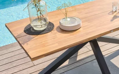 Pourquoi opter pour une table extérieure en bois sur mesure ?
