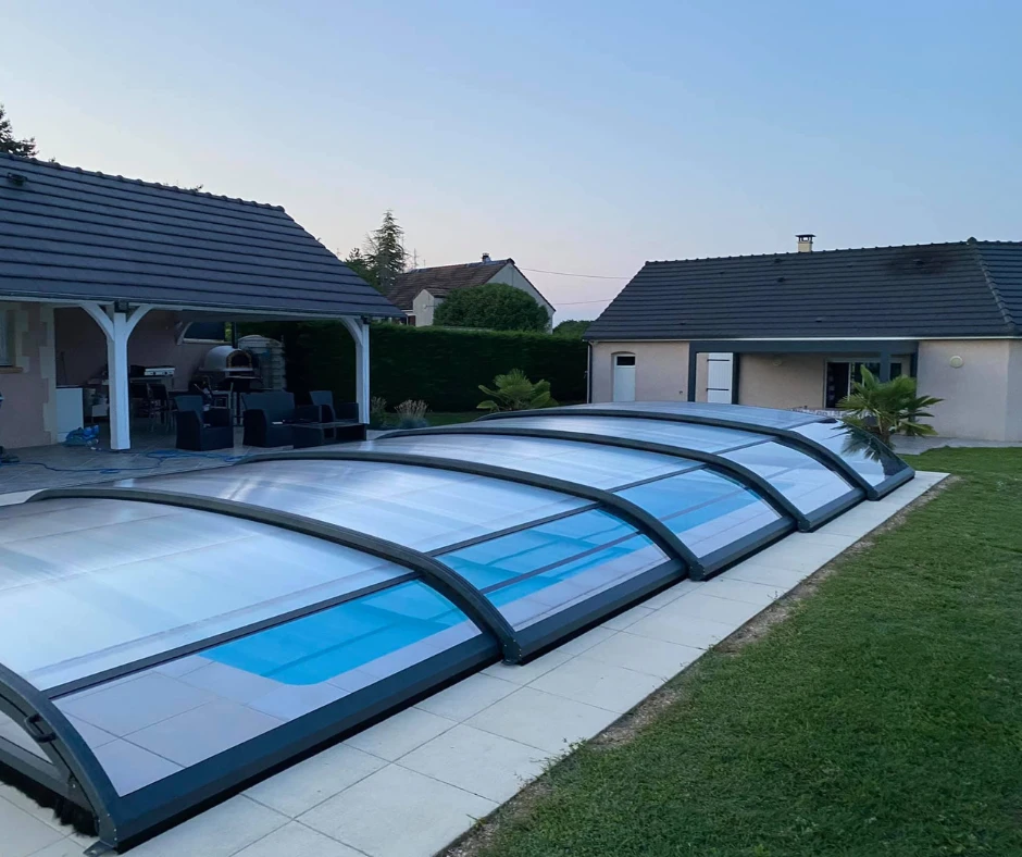 abri piscine coulissant