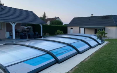 Avantages et caractéristiques des abris de piscine coulissants : un espace sûr et confortable pour votre bassin !