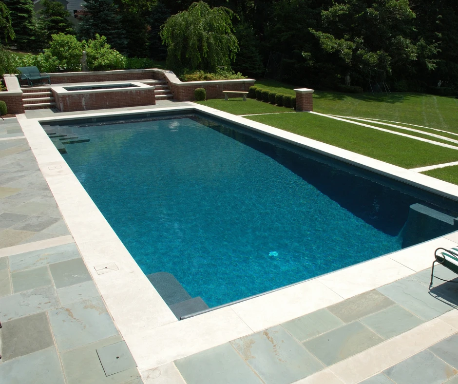 assurer l'étanchéité de sa piscine avec un revêtement de qualité