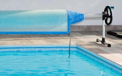 Tout savoir sur les enrouleurs de bâche pour piscine : guide d’achat, installation et utilisation
