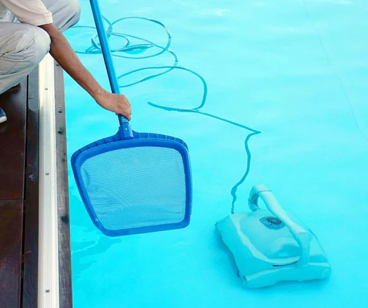 nettoyage-piscine-sans-robot Nettoyer une piscine sans robot