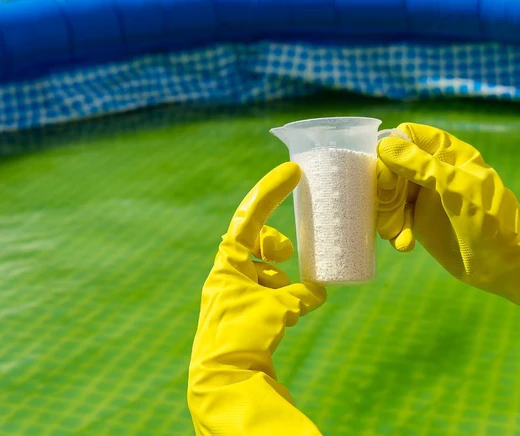 Chlore Choc Piscine, Quand et Comment l’Utiliser ?