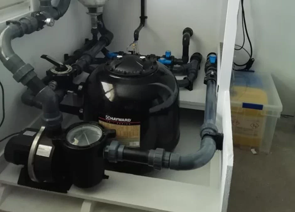 Comment remplacer la pompe de filtration de ma piscine ?