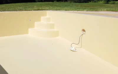 Remplacer le revêtement de votre piscine par une résine armée avec Gelcoat de finition