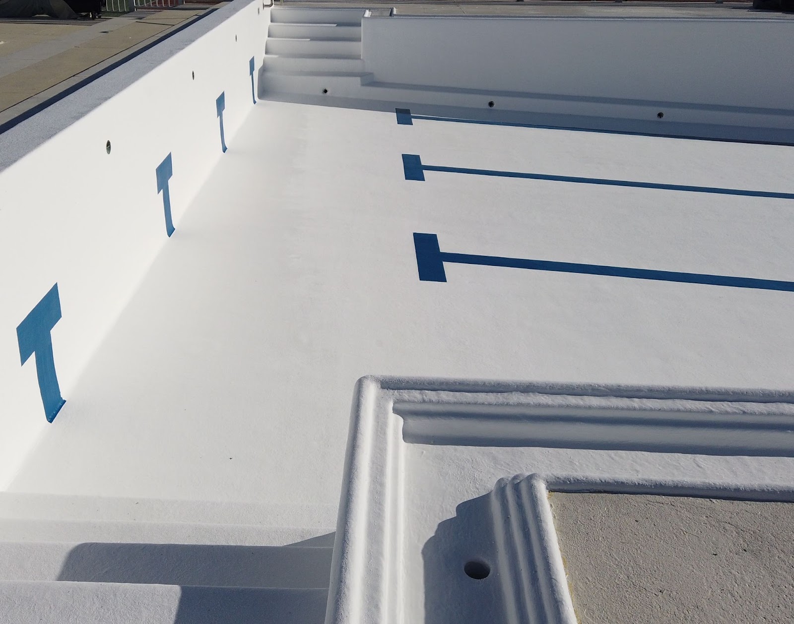 La résine armée permet de couvrir les escaliers et les goulottes de manière optimale