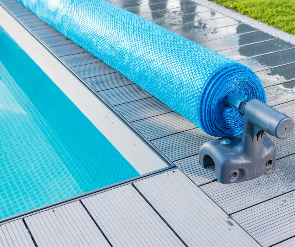 choisir un enrouleur de bâche à bulles pour piscine