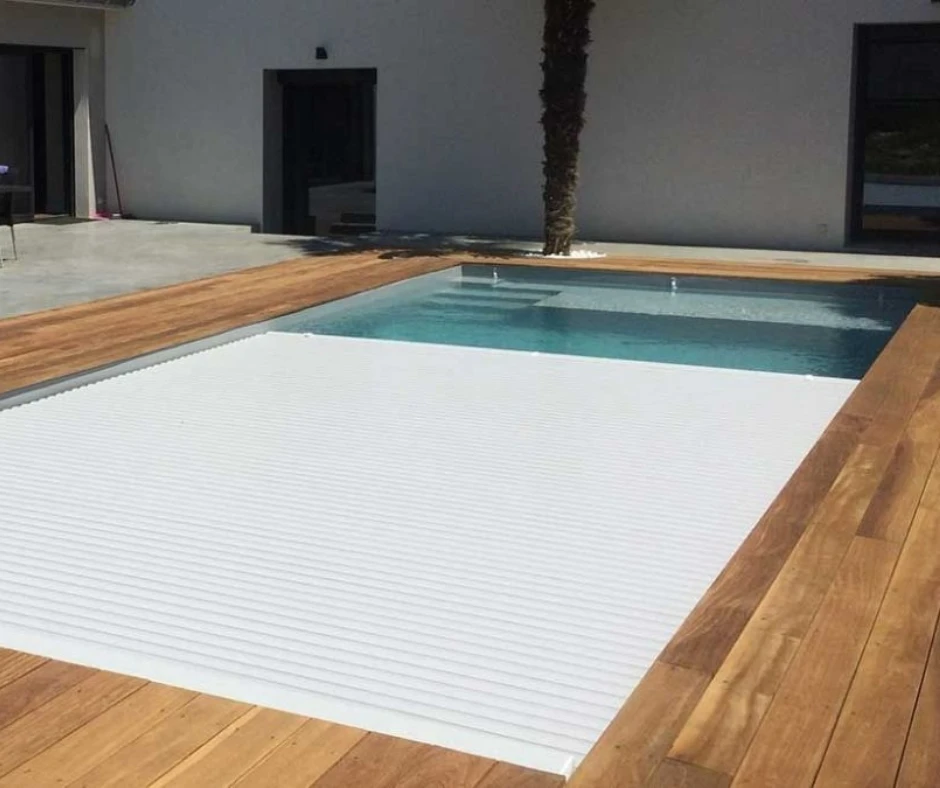 volet immergé piscine